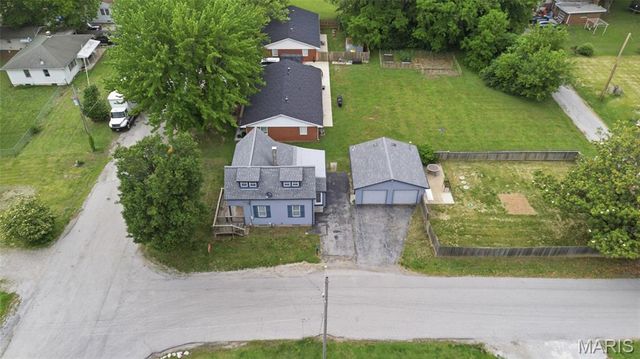 6101 W C Street, Belleville, IL 62223