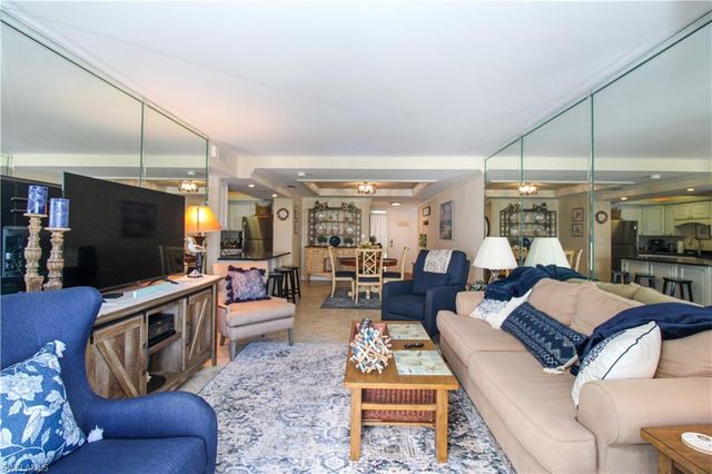 3443 Gulf Shore BLVD N 213, Naples, FL 34103