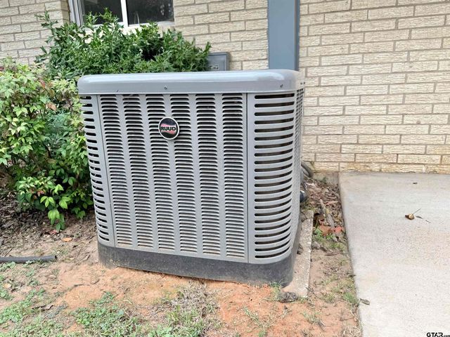 1015 Bryan St, Jacksonville, TX 75766