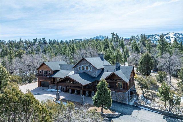858 Fox Tower Way, Big Bear Lake, CA 92314
