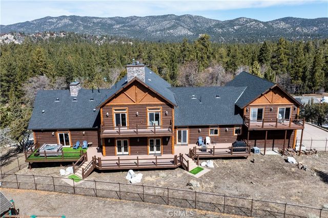858 Fox Tower Way, Big Bear Lake, CA 92314