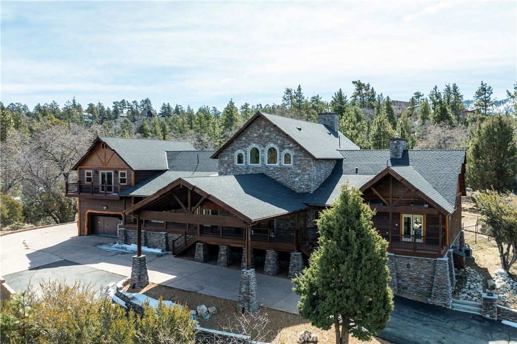 858 Fox Tower Way, Big Bear Lake, CA 92314