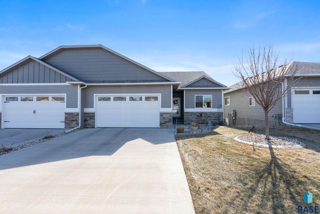 5001 E Cattail Dr Drive, Sioux Falls, SD 57110