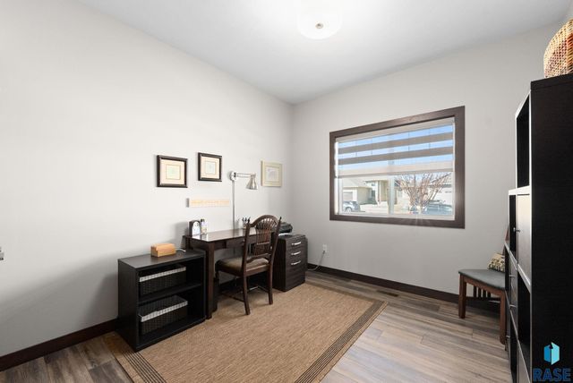 5001 E Cattail Dr Drive, Sioux Falls, SD 57110