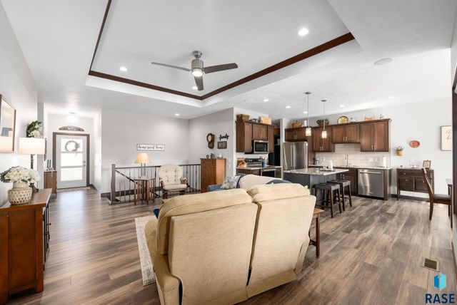 5001 E Cattail Dr Drive, Sioux Falls, SD 57110