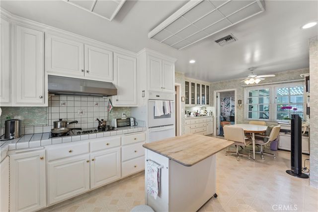 3521 Yorkshire Road, Pasadena, CA 91107