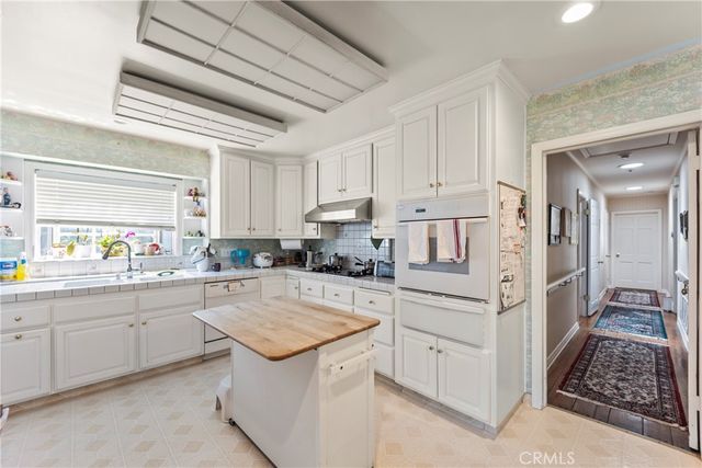 3521 Yorkshire Road, Pasadena, CA 91107