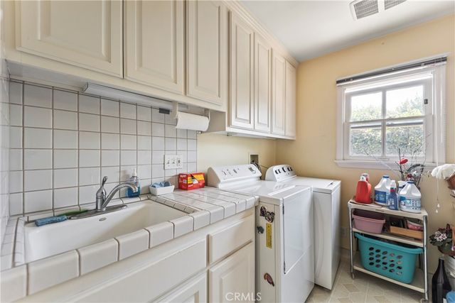 3521 Yorkshire Road, Pasadena, CA 91107
