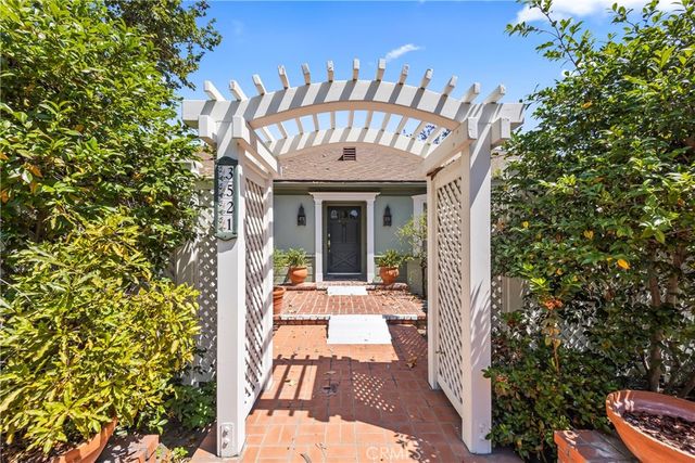 3521 Yorkshire Road, Pasadena, CA 91107