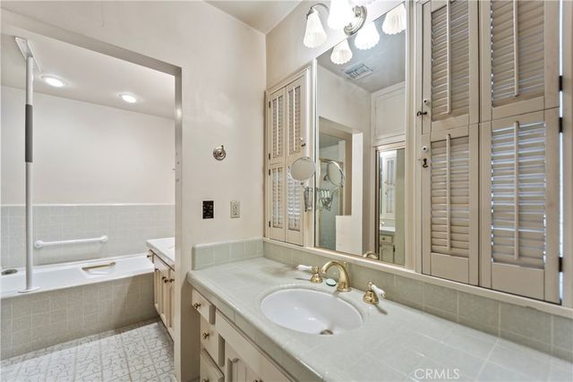 3521 Yorkshire Road, Pasadena, CA 91107