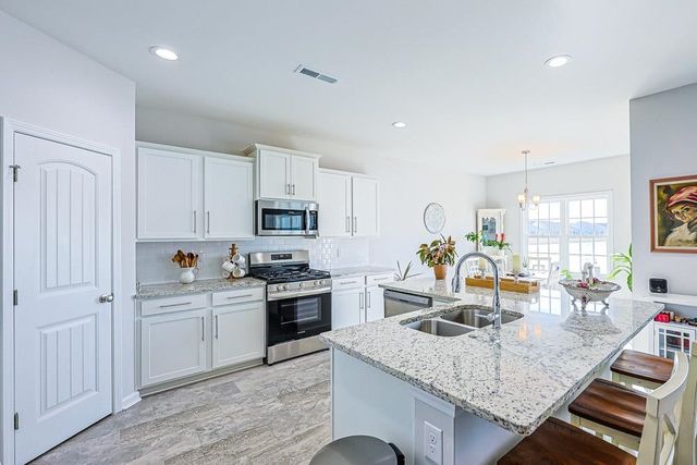 2821 Rivolet Dr., Conway, SC 29526