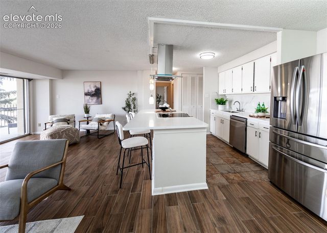 411 Lakewood Circle B430, Colorado Springs, CO 80910