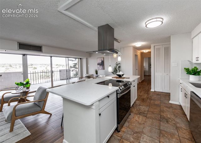 411 Lakewood Circle B430, Colorado Springs, CO 80910