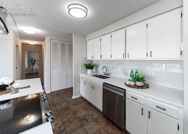 411 Lakewood Circle B430, Colorado Springs, CO 80910