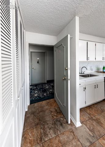 411 Lakewood Circle B430, Colorado Springs, CO 80910