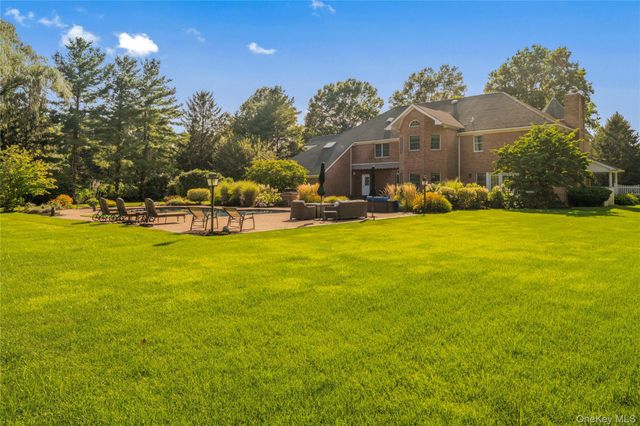 17 Hunt Court, Old Brookville, NY 11545