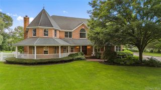 17 Hunt Court, Old Brookville, NY 11545