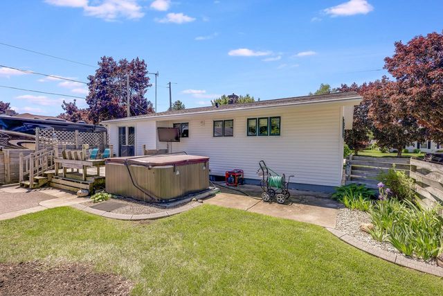 1718 Nagle AVENUE, Manitowoc, WI 54220