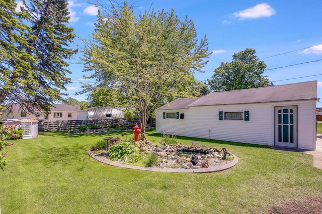 1718 Nagle AVENUE, Manitowoc, WI 54220