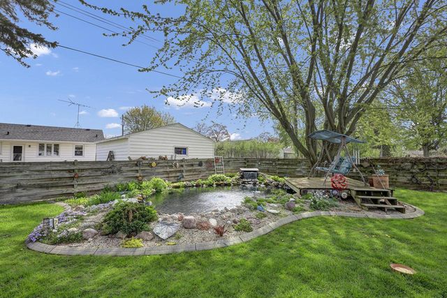 1718 Nagle AVENUE, Manitowoc, WI 54220