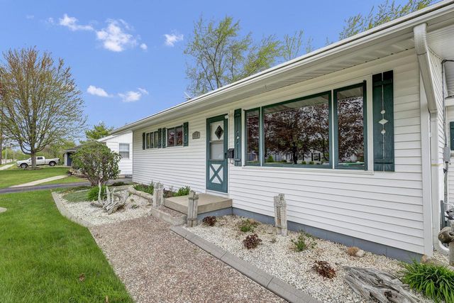 1718 Nagle AVENUE, Manitowoc, WI 54220