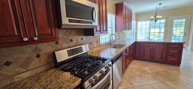 1323 Falling Leaf Lane, Seabrook, TX 77586