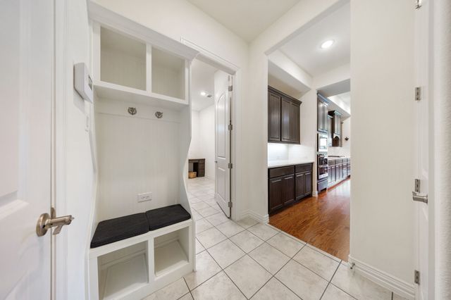 918 Capella Lane, Mansfield, TX 76063