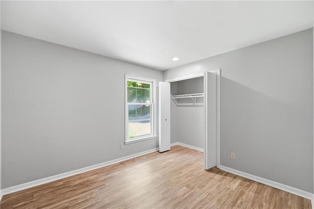 8300 N Virginia Avenue, Kansas City, MO 64118