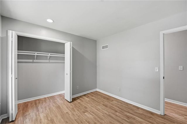 8300 N Virginia Avenue, Kansas City, MO 64118