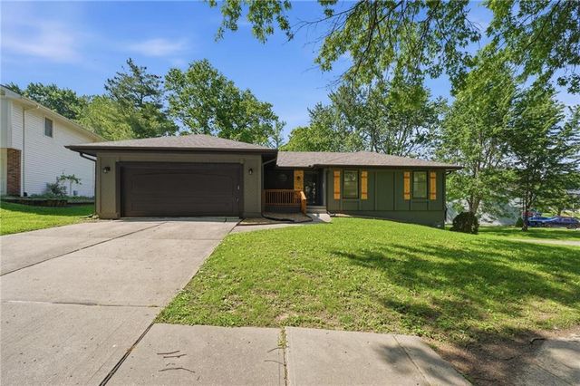8300 N Virginia Avenue, Kansas City, MO 64118