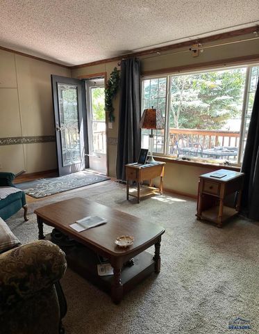 1320 SPEARFISH MOUNTAIN LN, Spearfish, SD 57783