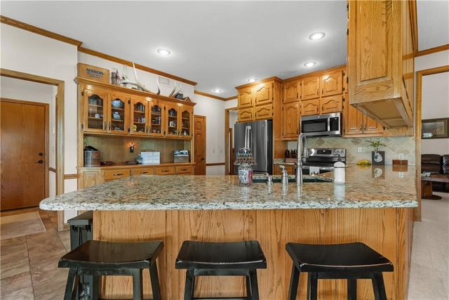 4214 Victory Circle, Lee's Summit, MO 64082