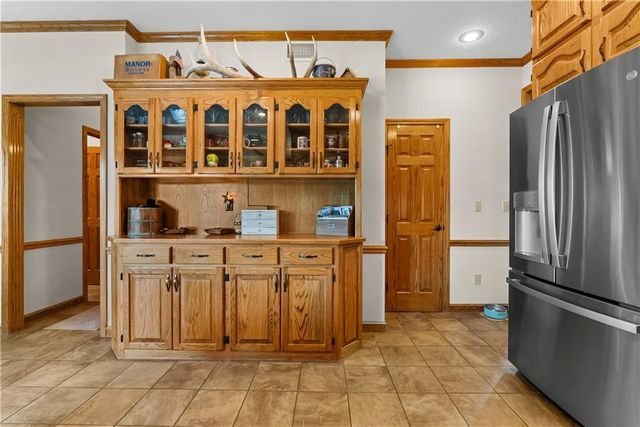 4214 Victory Circle, Lee's Summit, MO 64082