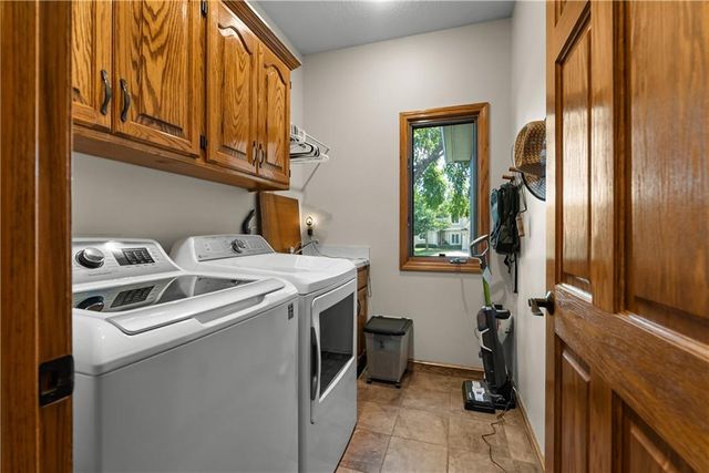 4214 Victory Circle, Lee's Summit, MO 64082