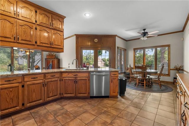 4214 Victory Circle, Lee's Summit, MO 64082