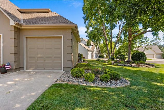 4214 Victory Circle, Lee's Summit, MO 64082