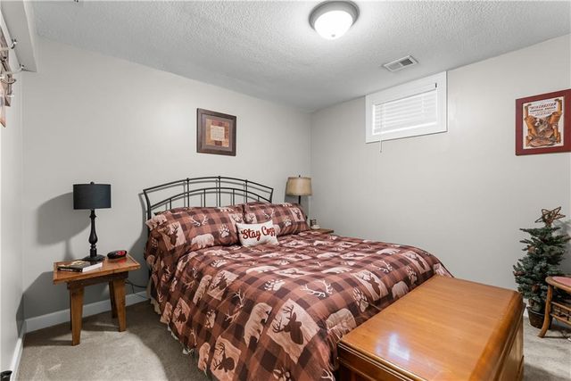 4214 Victory Circle, Lee's Summit, MO 64082
