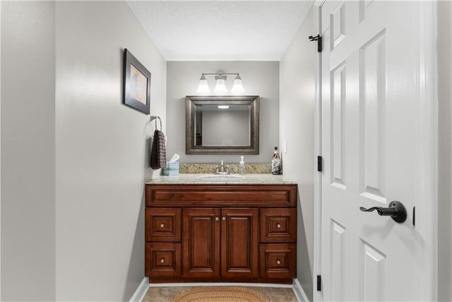 4214 Victory Circle, Lee's Summit, MO 64082