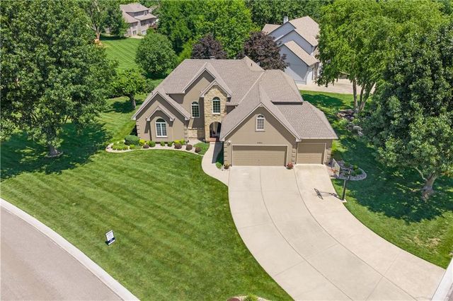 4214 Victory Circle, Lee's Summit, MO 64082