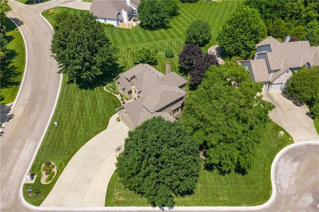 4214 Victory Circle, Lee's Summit, MO 64082