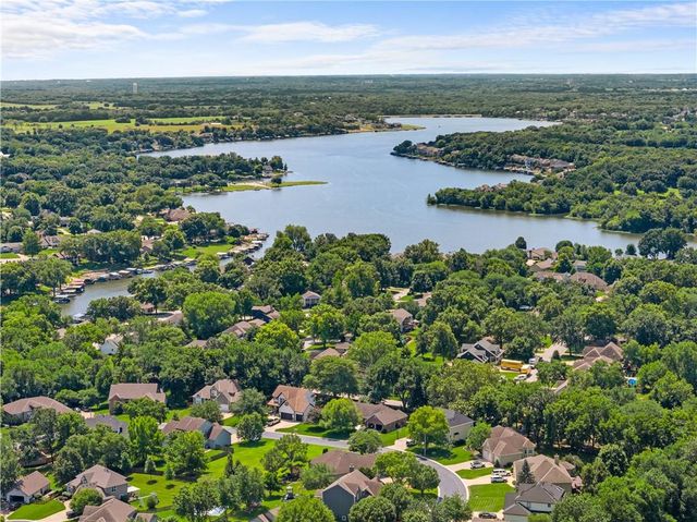 4214 Victory Circle, Lee's Summit, MO 64082