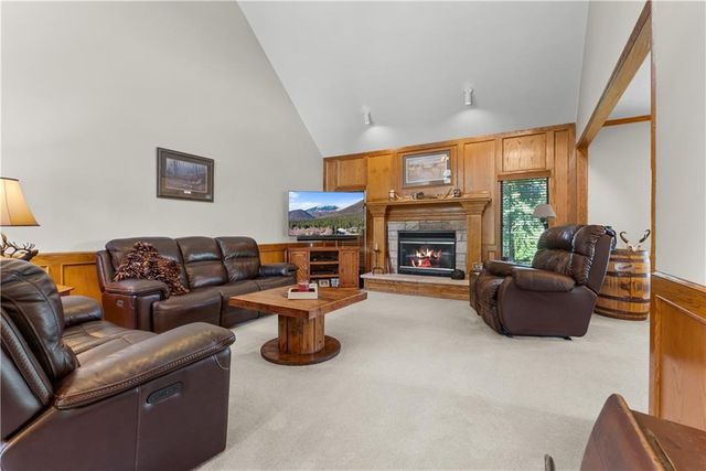 4214 Victory Circle, Lee's Summit, MO 64082