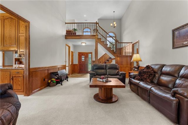 4214 Victory Circle, Lee's Summit, MO 64082