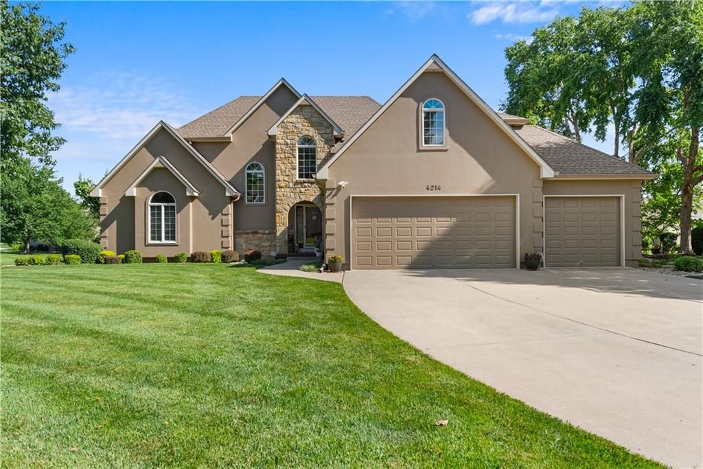 4214 Victory Circle, Lee's Summit, MO 64082