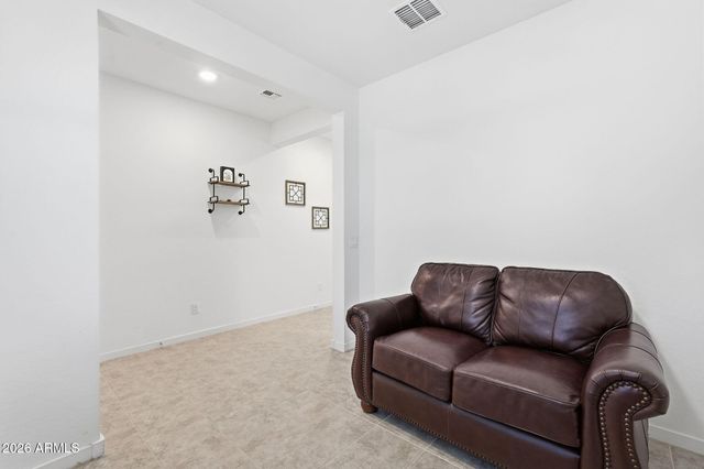 34015 N DESERT STAR Drive, San Tan Valley, AZ 85144