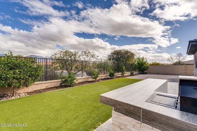 13220 N Fluffgrass Place, Oro Valley, AZ 85755