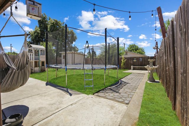 631 S Oro Ave, Stockton, CA 95215