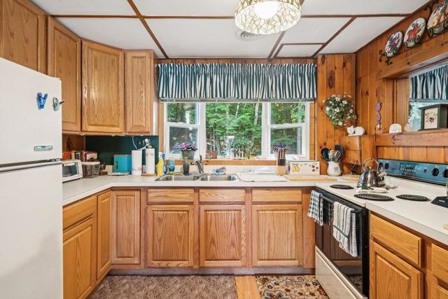 25 Lakeside Drive, Unity, NH 03773