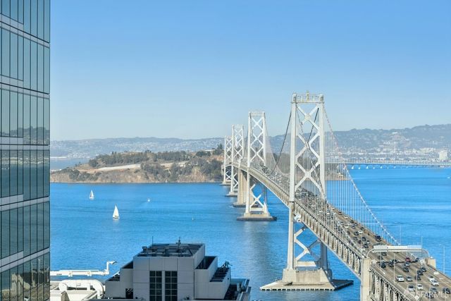 425 1st Street 2707, San Francisco, CA 94105