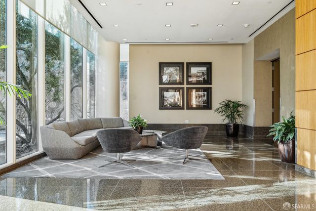 425 1st Street 2707, San Francisco, CA 94105